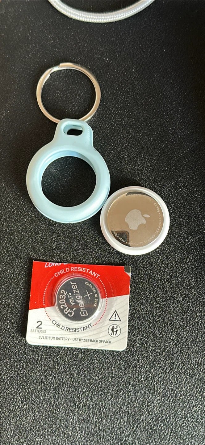 Apple Air tag with case + CR2032 Battery (Pick up only)