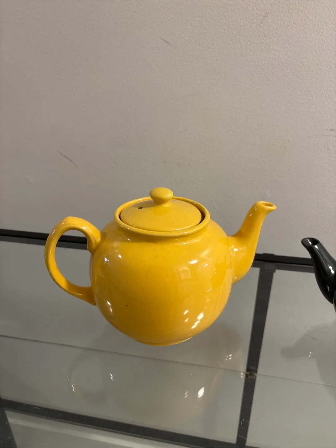 Black and Yellow Ceramic Teapots image indicator(5)