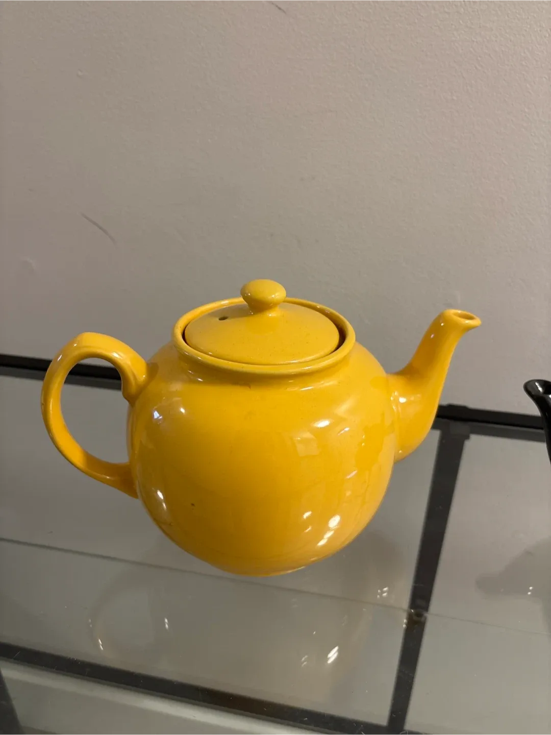 Black and Yellow Ceramic Teapots image indicator(2)
