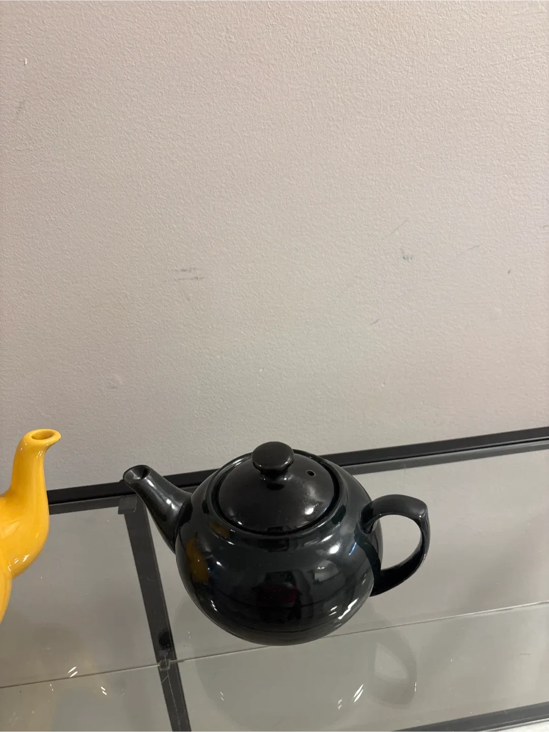 Black and Yellow Ceramic Teapots image indicator(6)
