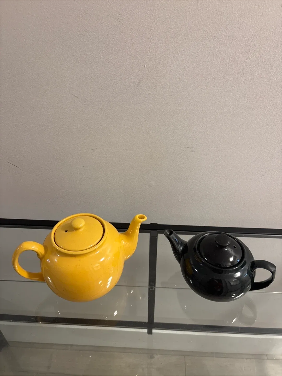 Black and Yellow Ceramic Teapots image indicator(4)