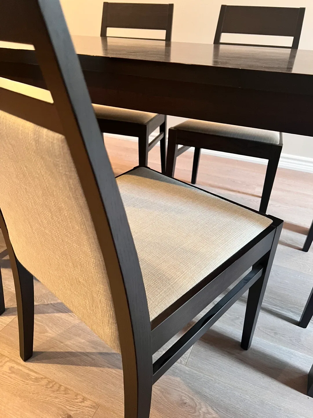 Dark wood table image indicator(5)