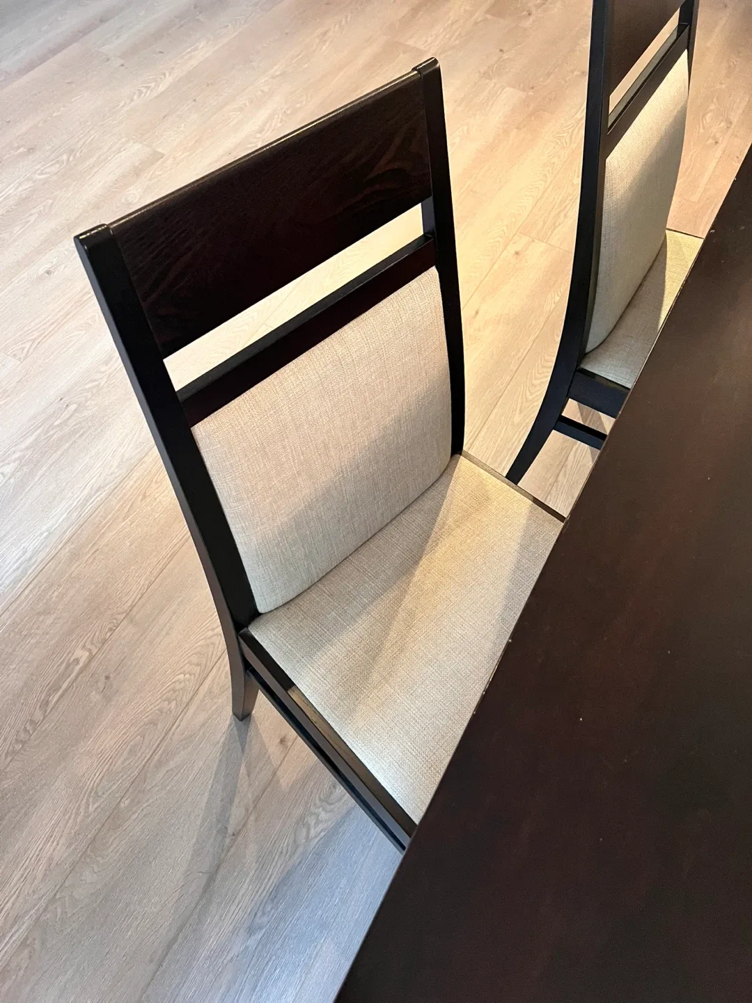 Dark wood table image indicator(4)