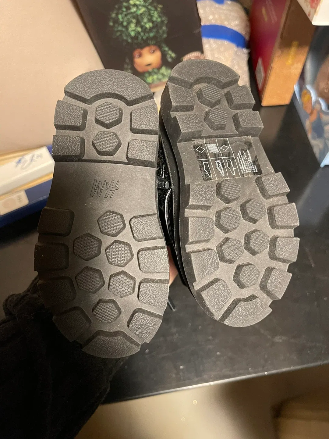 H&M Toddler Black Patent Leather Boots - Size US 4.5 image indicator(2)