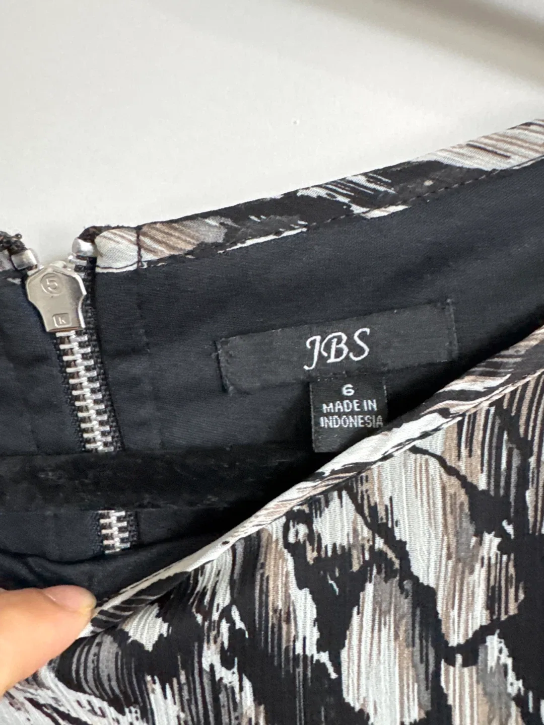 JBS Dress - Size 6 image indicator(3)