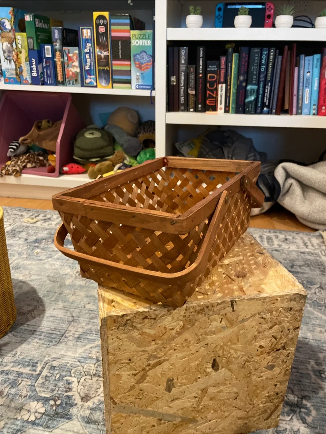 Woven Picnic Basket image indicator(3)