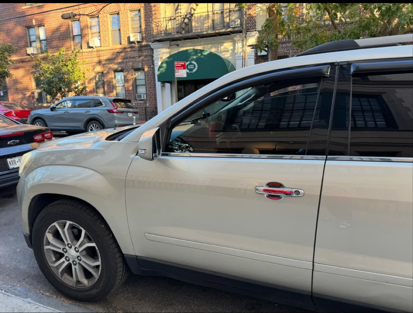 GMC Acadia SUV image indicator(5)