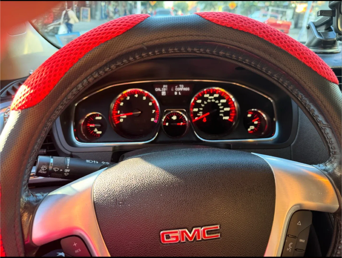 GMC Acadia SUV image indicator(4)