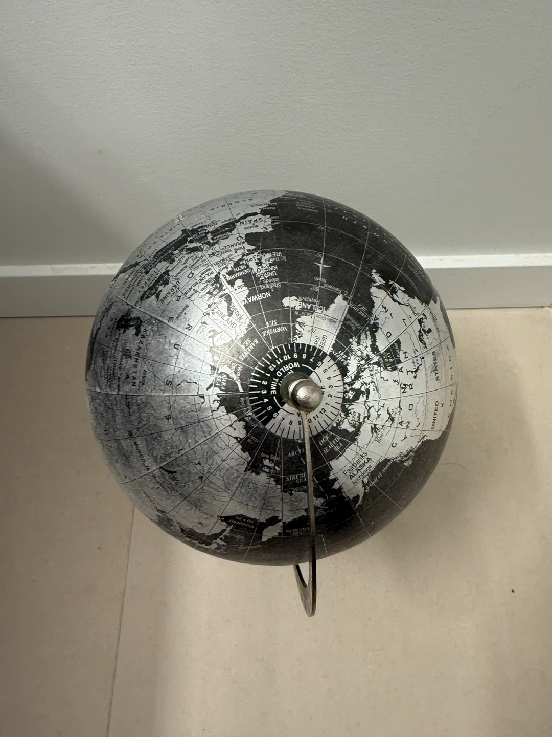 Silver and Black World Globe - photo 3