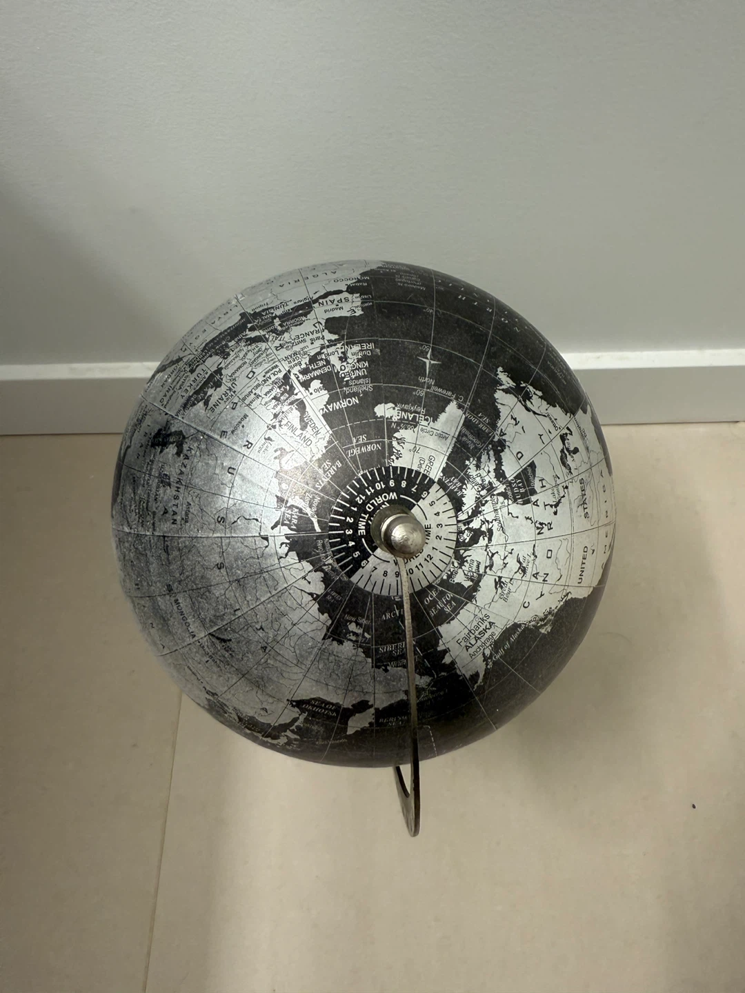 Silver and Black World Globe - photo 4