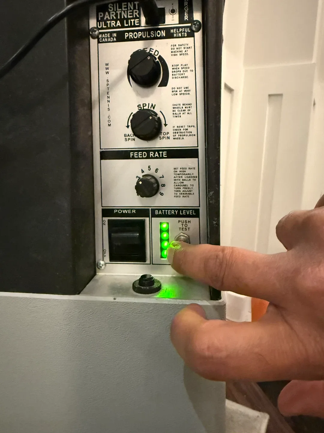 Silent Partner Ultra Lite Tennis Ball Machine image indicator(2)