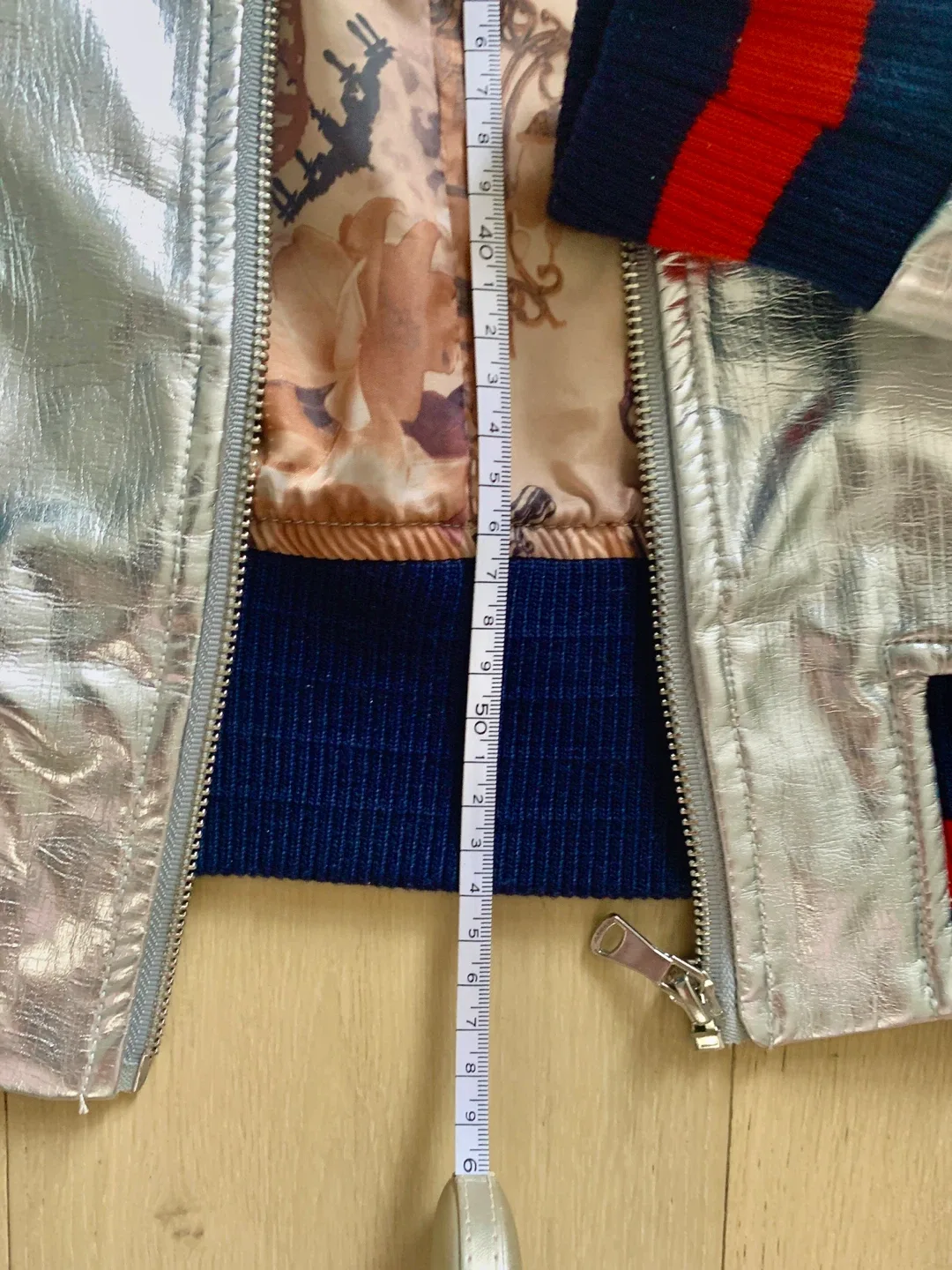 New Silver Bomber Jacket - Size M image indicator(7)