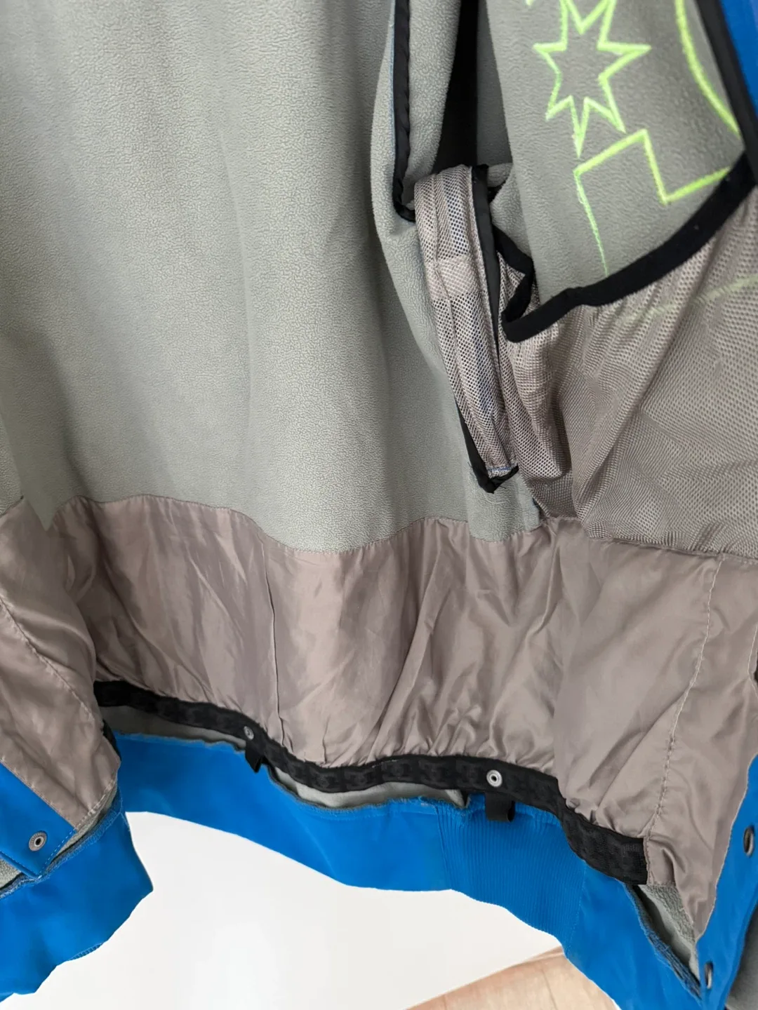 DC Snow Jacket - Size Medium image indicator(4)