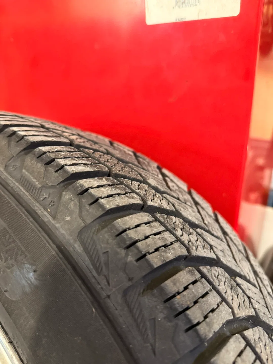 Subaru Crosstrek Michelin X-Ice Snow Tires 205/65R16 image indicator(5)