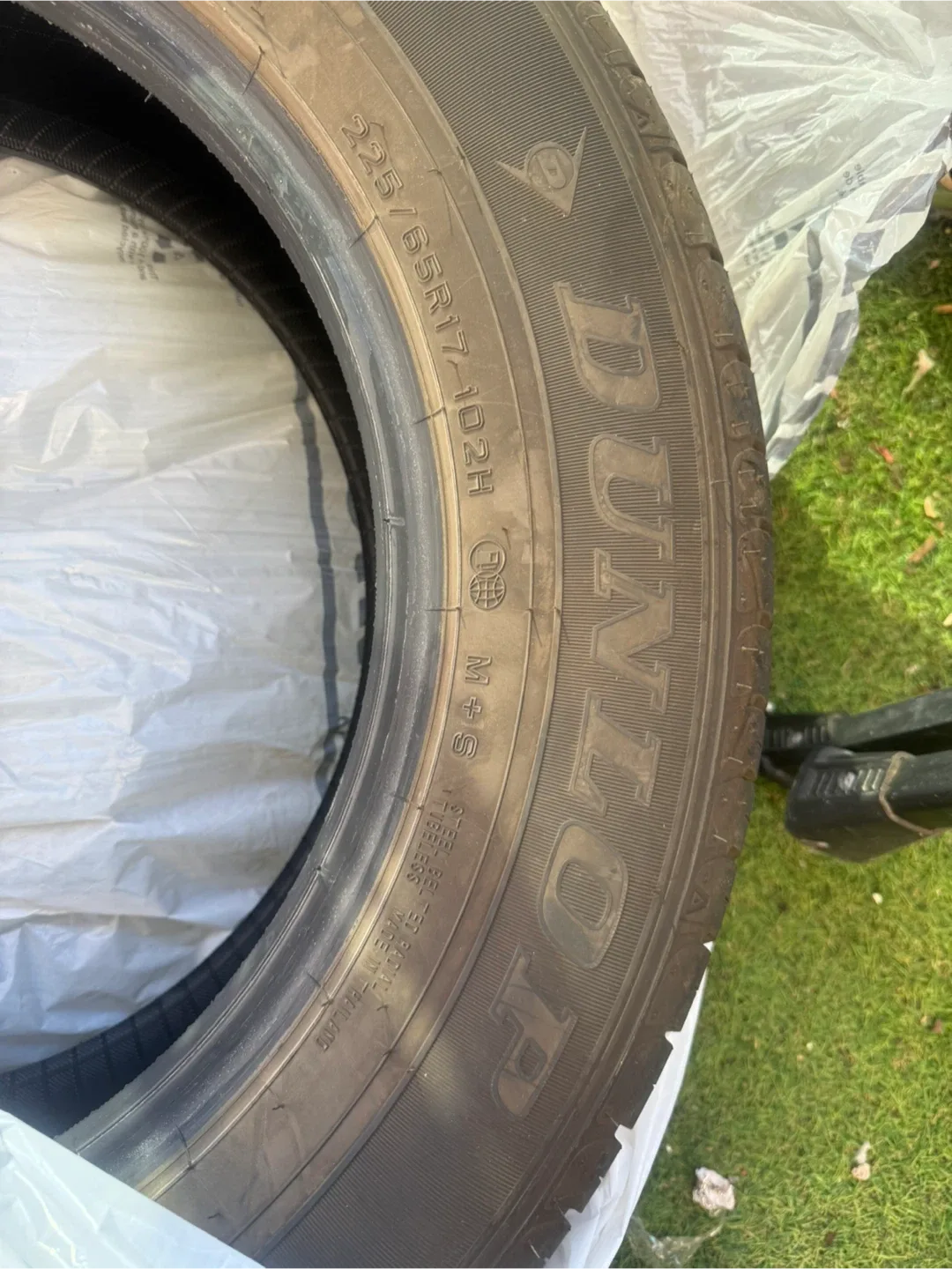 Dunlop 225/65R17 Tire image indicator(2)