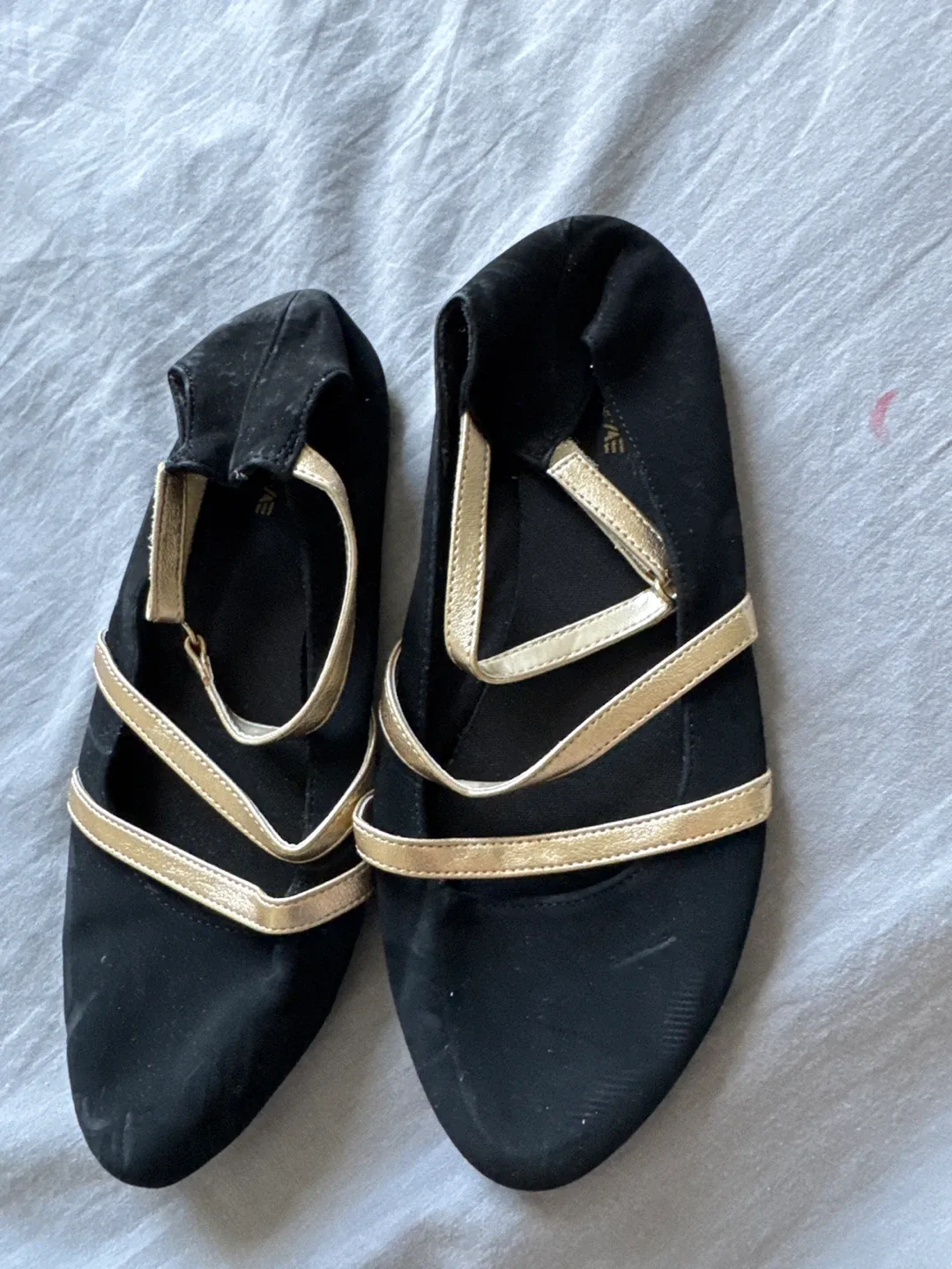 American Eagle Black & Gold Flats - Size 3