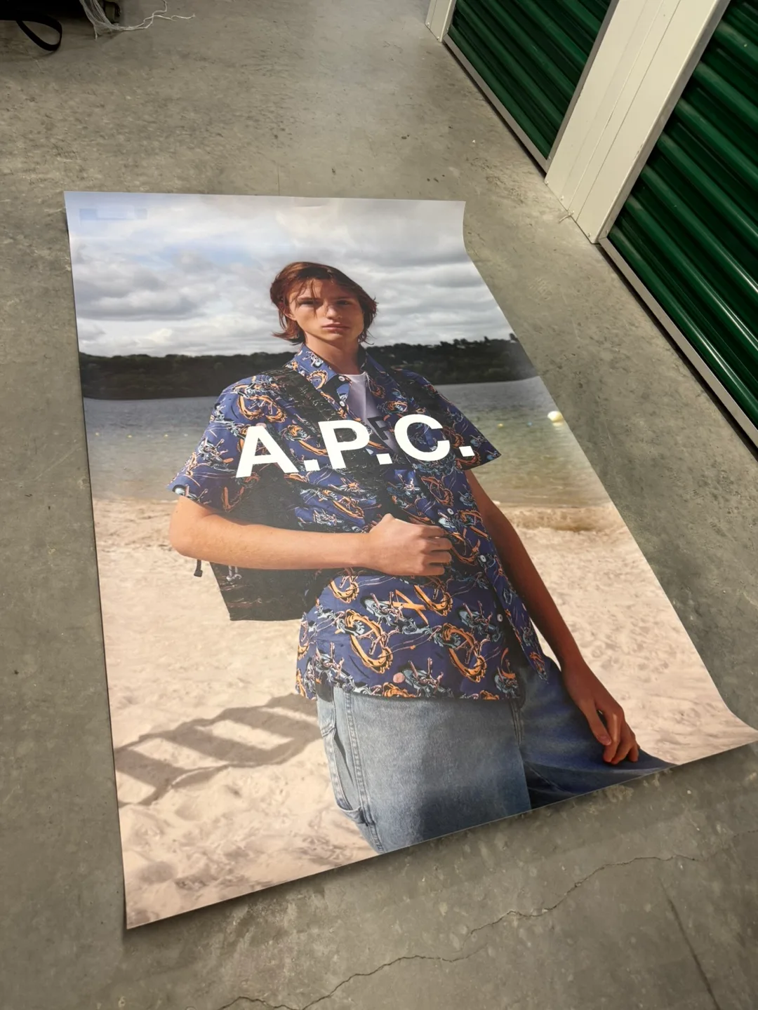 A.P.C. Poster image indicator(2)
