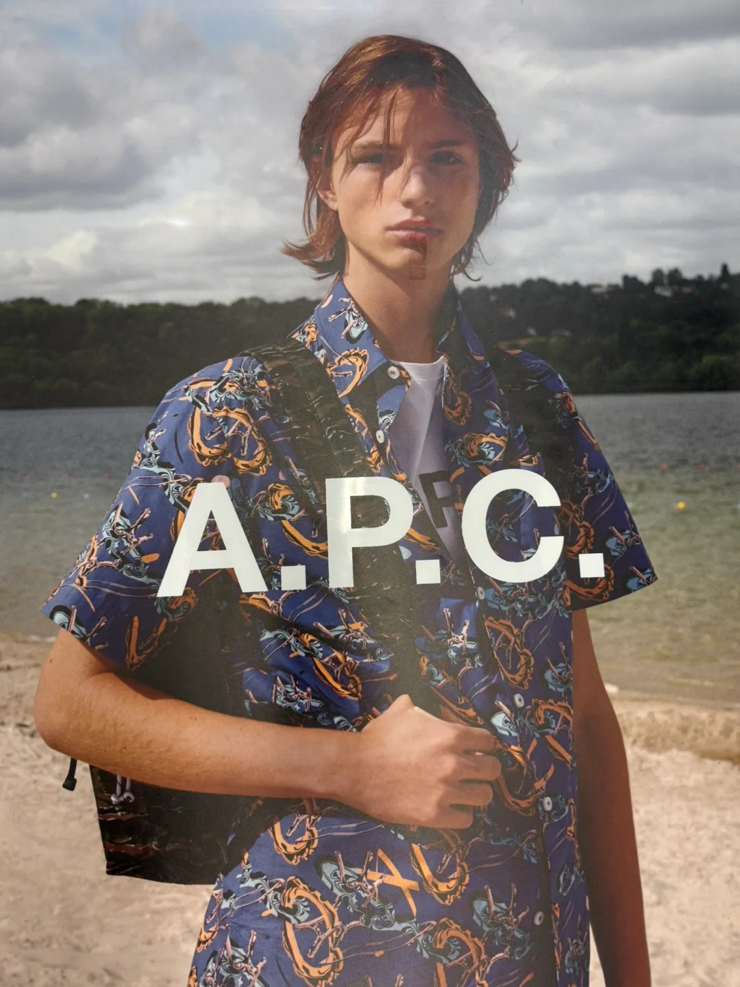 A.P.C. Poster image indicator(3)