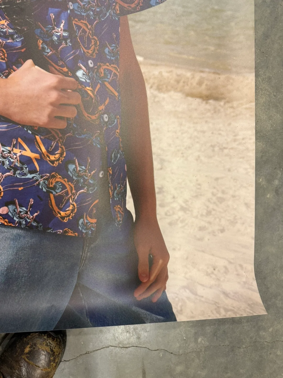 A.P.C. Poster image indicator(6)