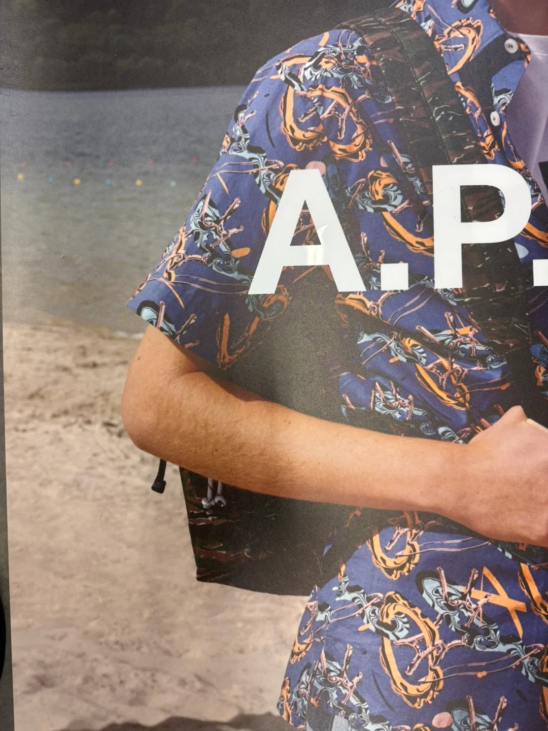 A.P.C. Poster image indicator(4)