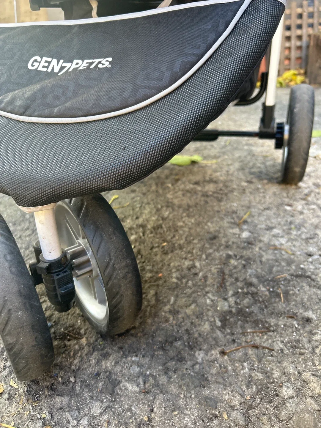 Gen7Pets Platinum Pet Stroller image indicator(7)