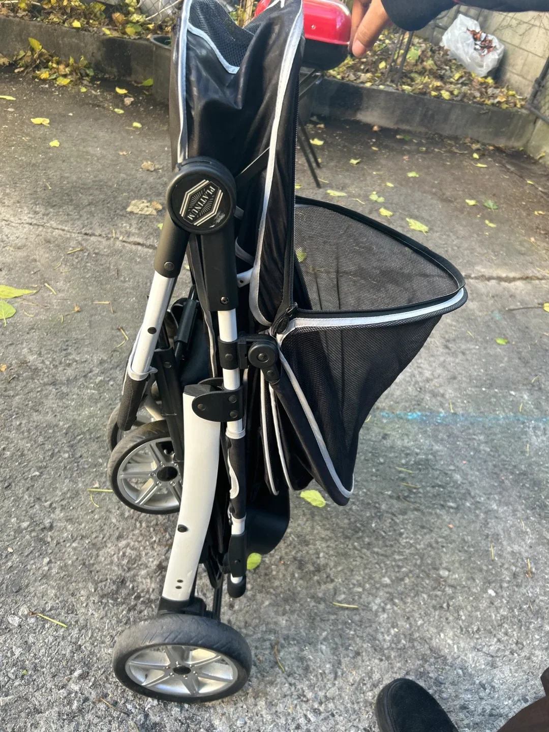 Gen7Pets Platinum Pet Stroller image indicator(8)