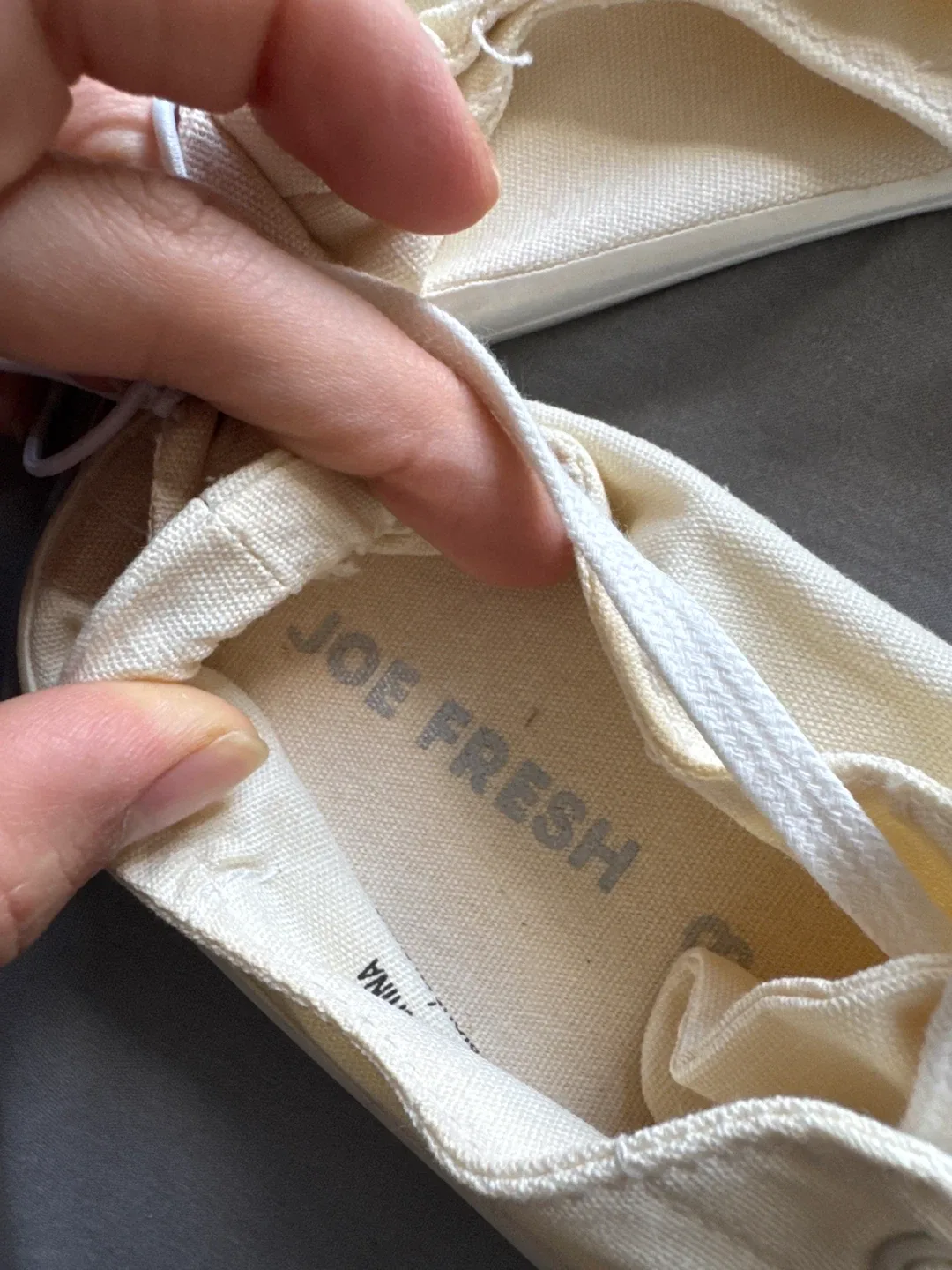 Joe Fresh White Sneakers - Size 8 image indicator(3)