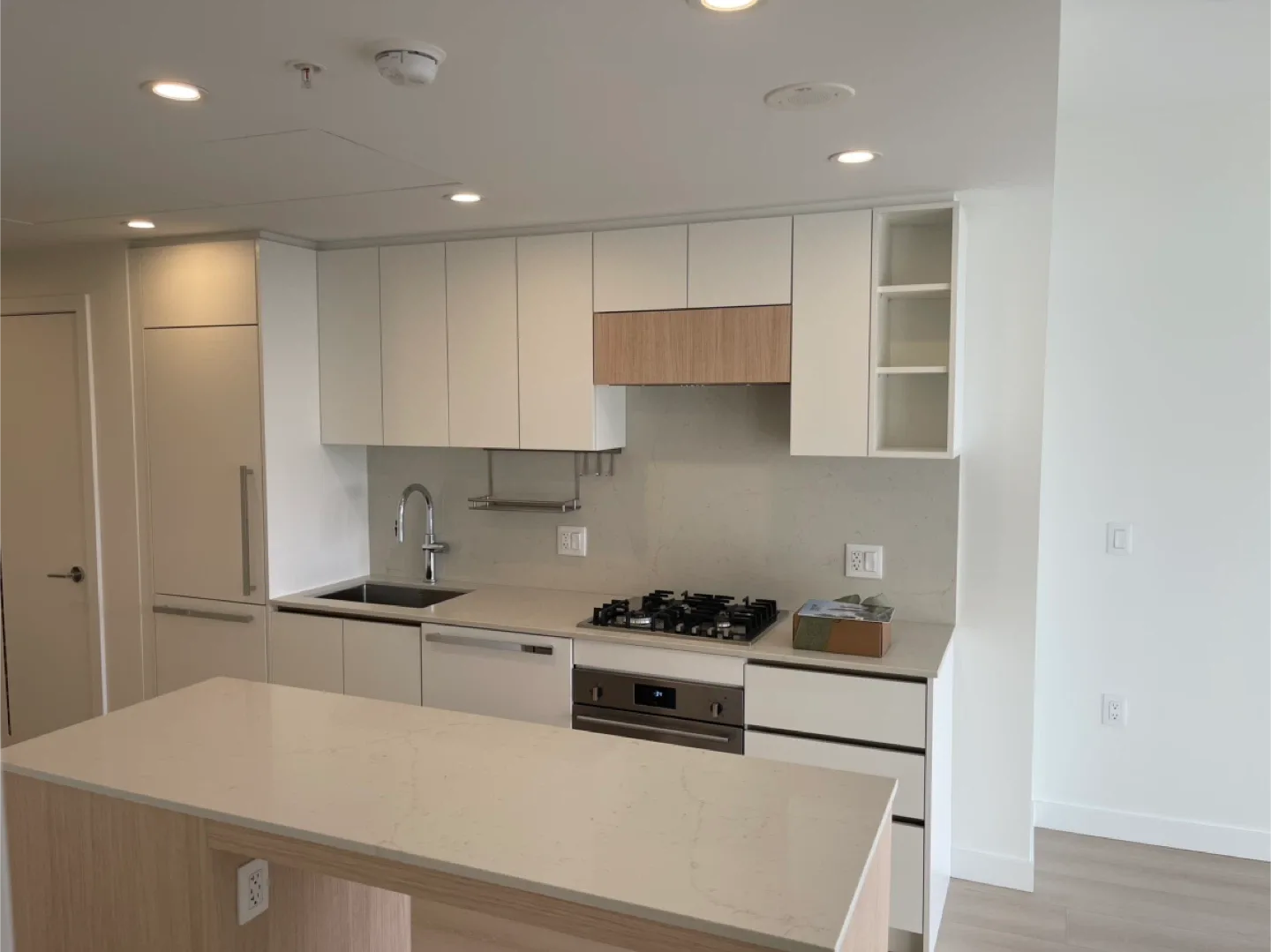 For Rent - 1 bed, 1 bath condo across king george skytrain image indicator(3)