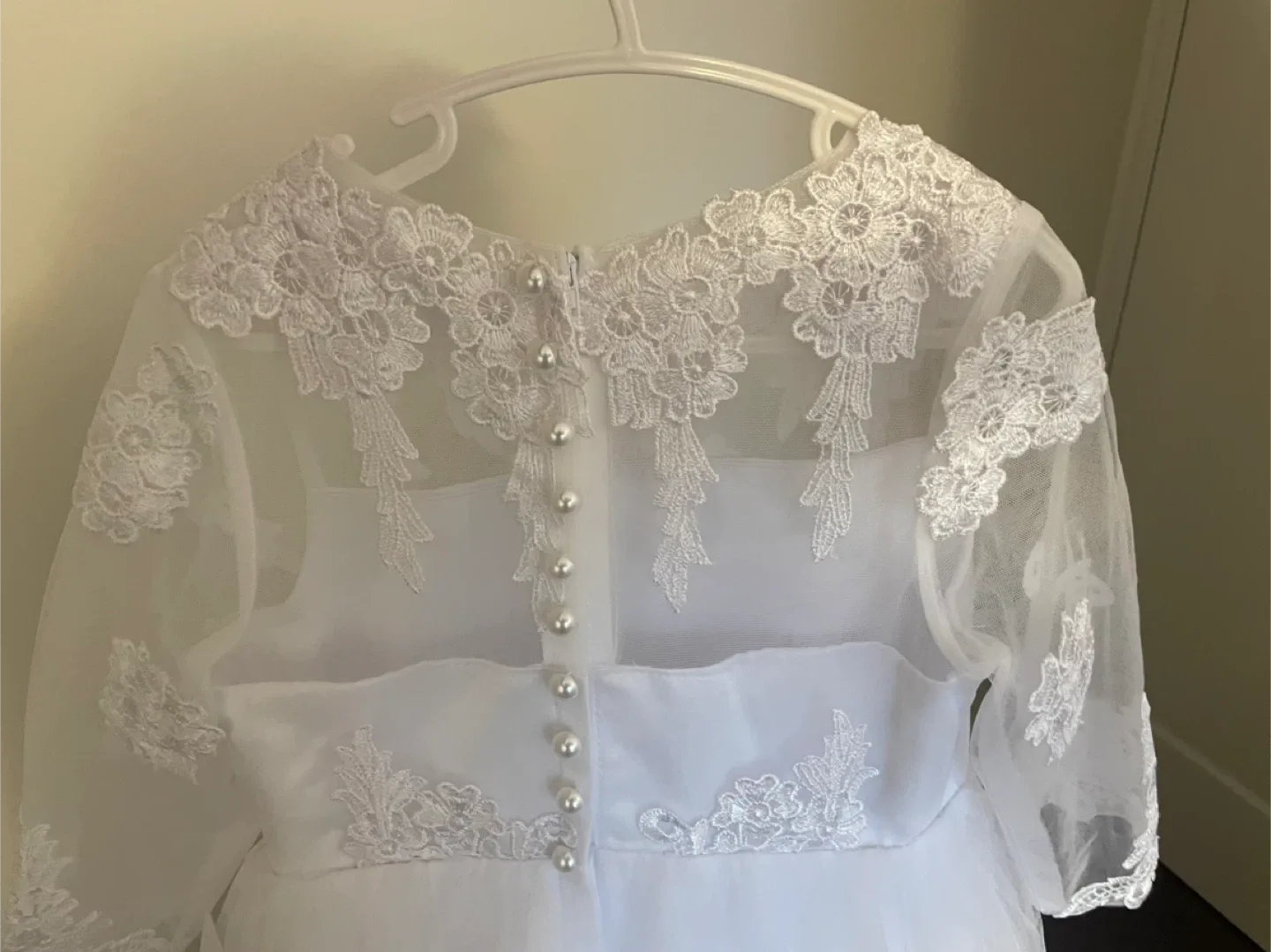 White Dress with Lace Details image indicator(4)