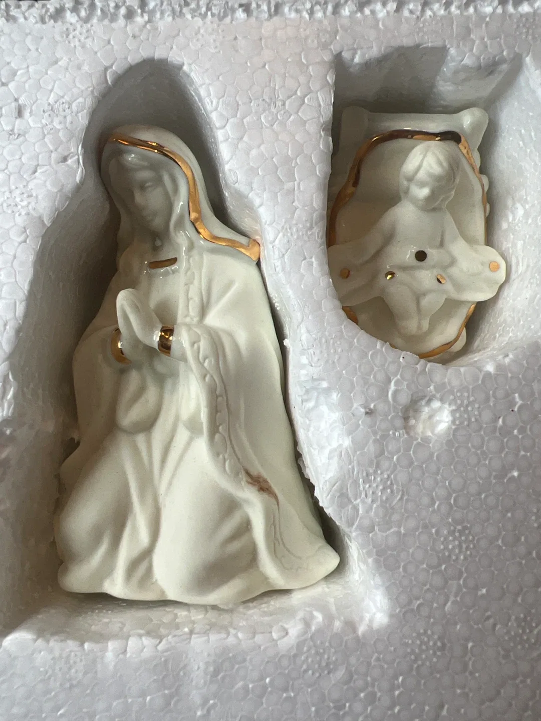 Holiday Time 10-Piece Porcelain Nativity Set image indicator(6)