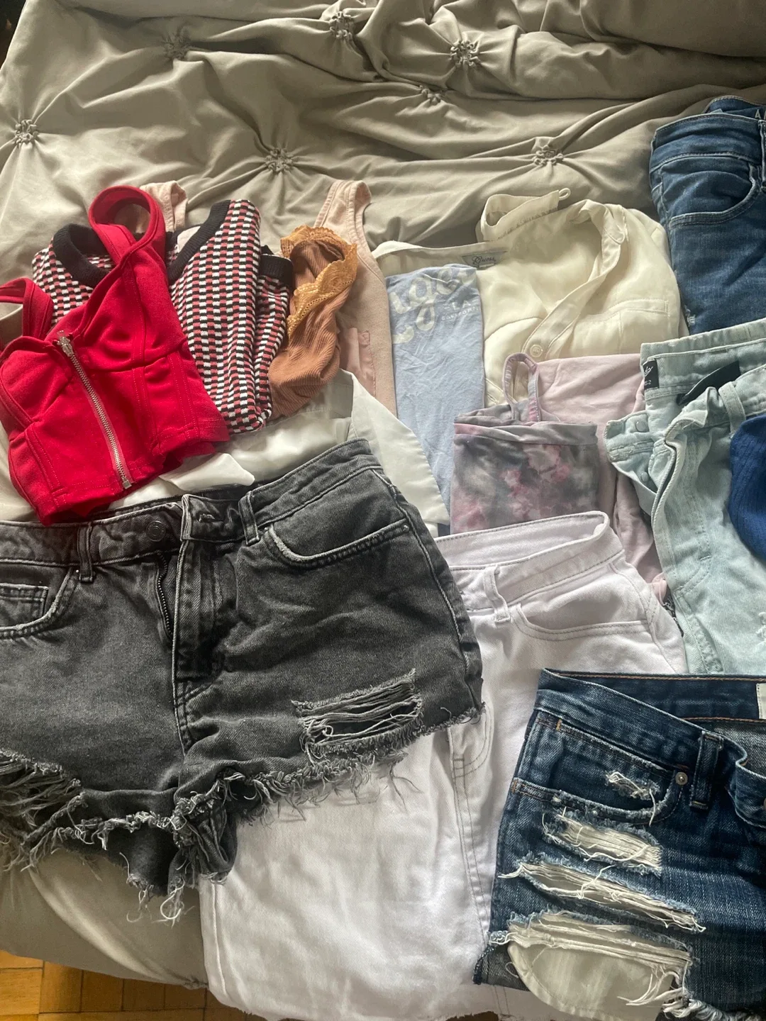 30items Mixed Clothing Lot - Dresses, Jeans, Tops image indicator(4)