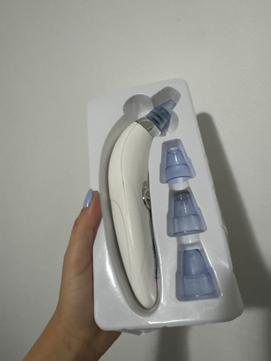 DermaSuction Pore Cleaning Device image indicator(2)