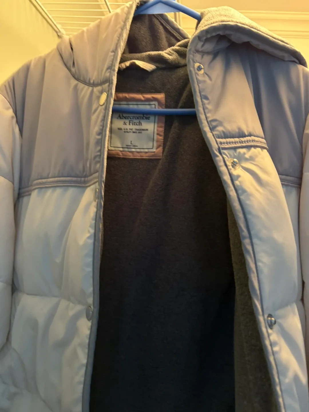 Abercrombie & Fitch Puffer Jacket - Size L image indicator(2)