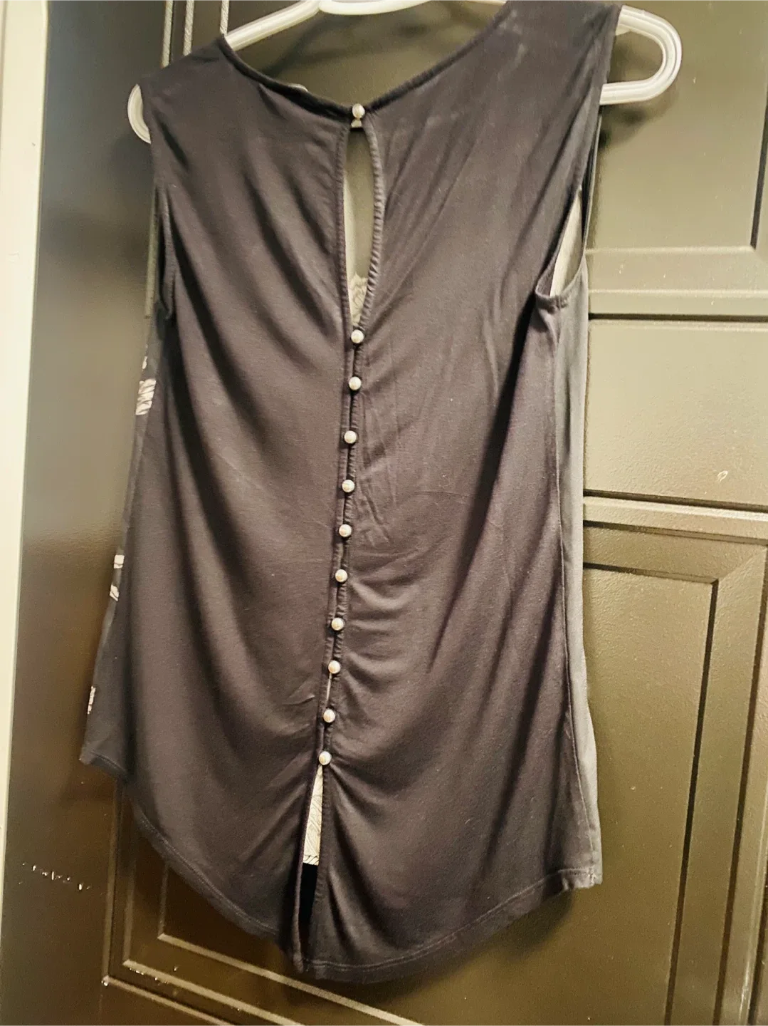 RW&CO. XS/TP Black Floral Top image indicator(2)