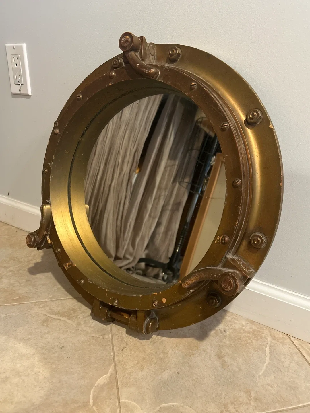 Nautical Porthole Style Wall Mirror image indicator(2)