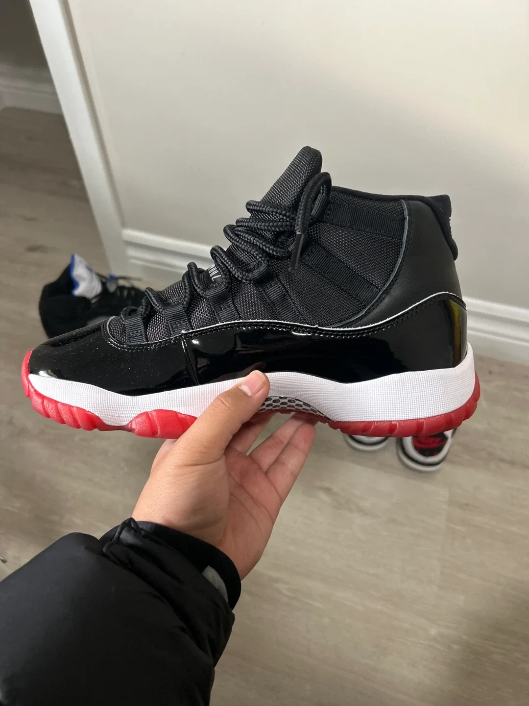 Air Jordan 11 Retro Black/True Red-White Size 9 image indicator(4)