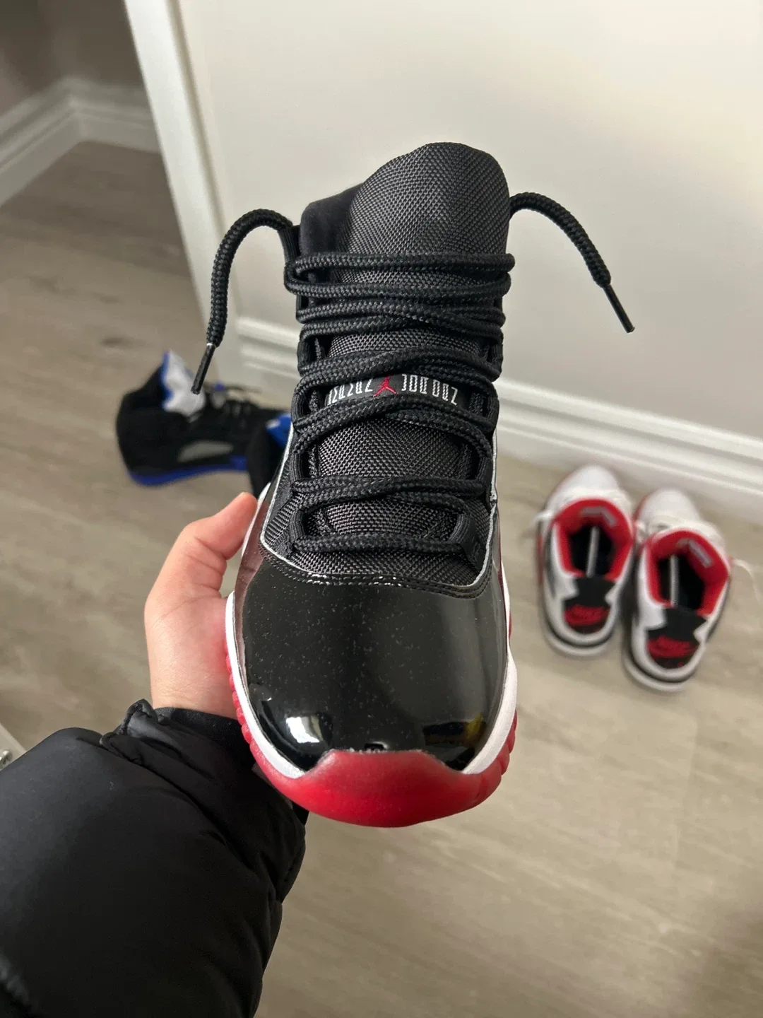 Air Jordan 11 Retro Black/True Red-White Size 9 image indicator(3)