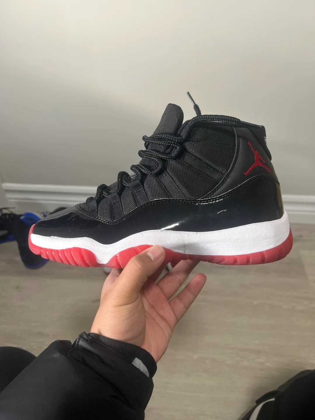 Air Jordan 11 Retro Black/True Red-White Size 9 image indicator(7)