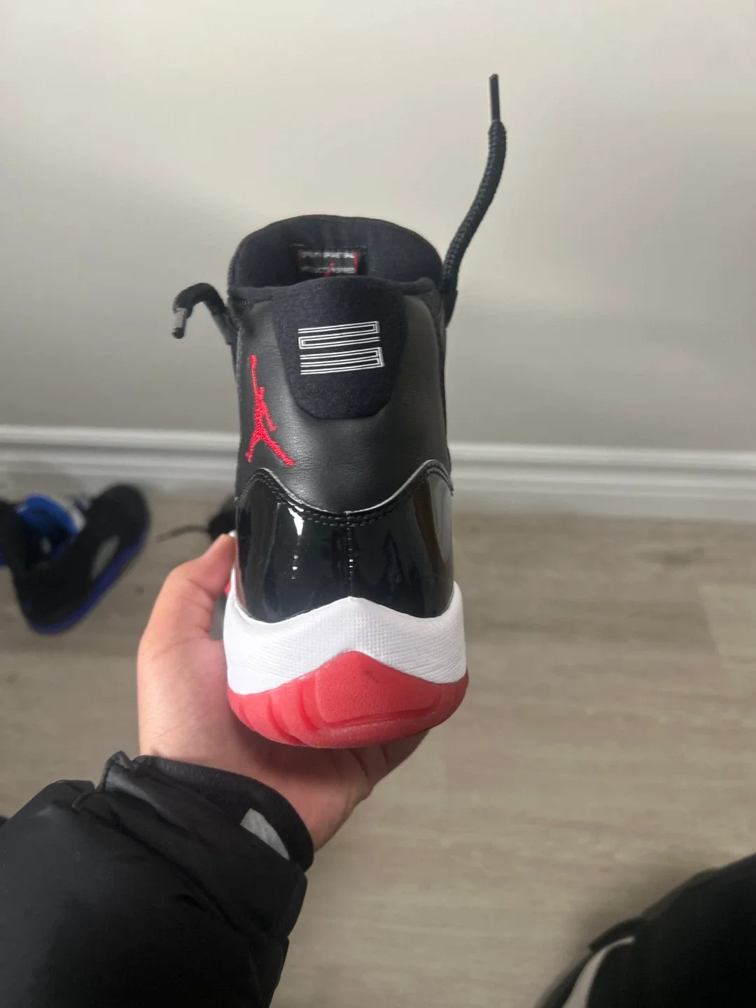 Air Jordan 11 Retro Black/True Red-White Size 9 image indicator(8)