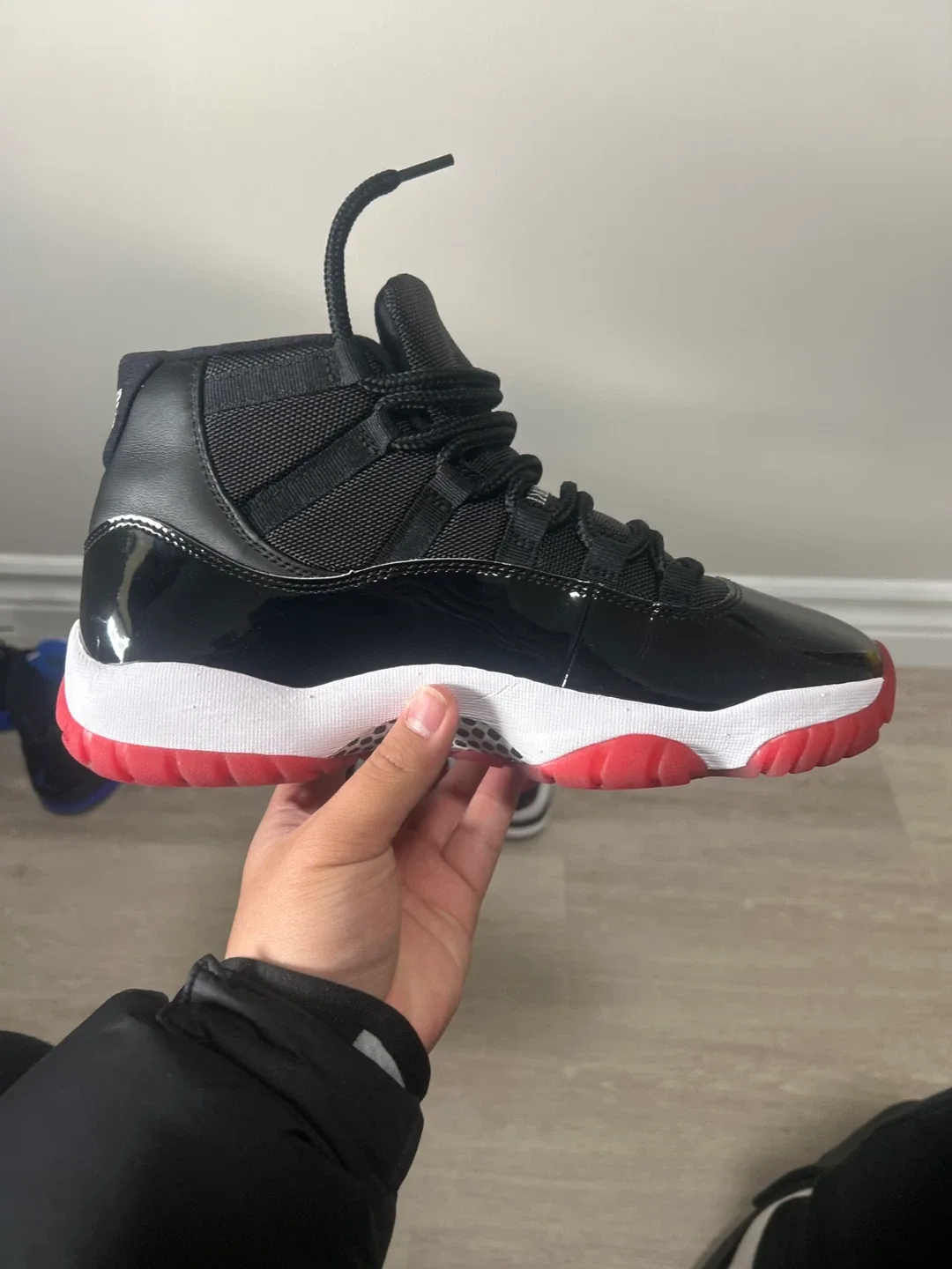 Air Jordan 11 Retro Black/True Red-White Size 9 image indicator(9)