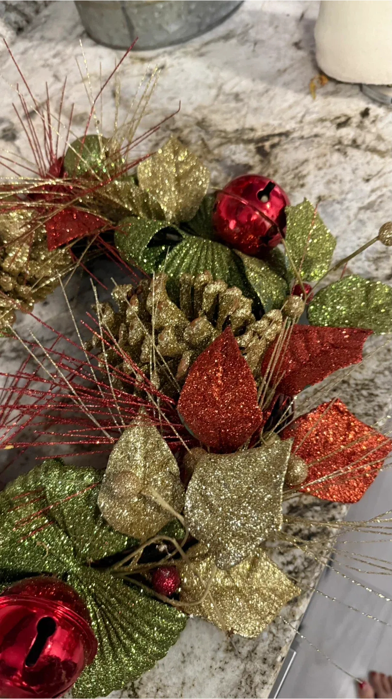 Christmas Wreath with Pinecones and Bells image indicator(3)