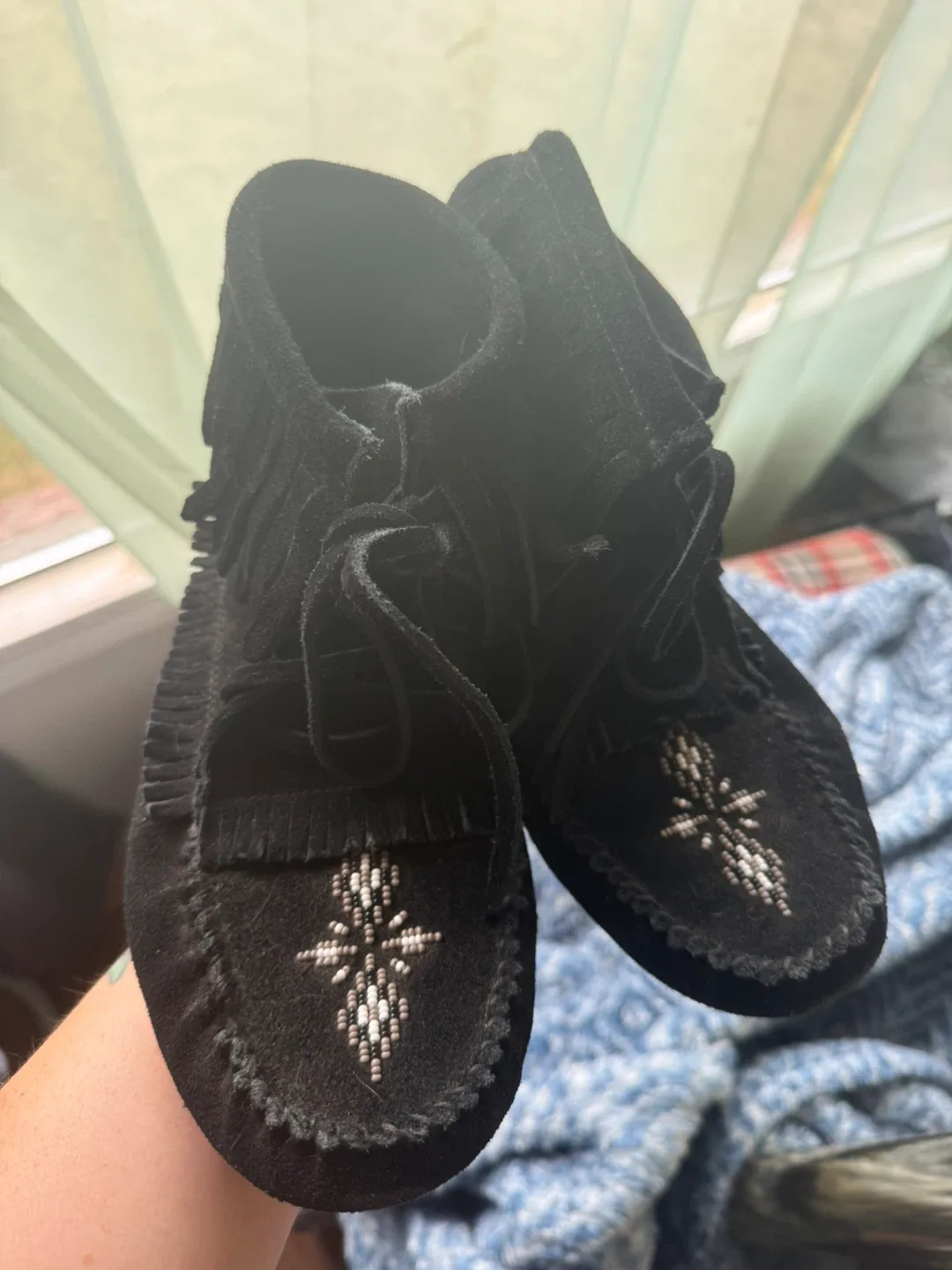 Manitobah Mukluks Moccasins, Size 9, Black