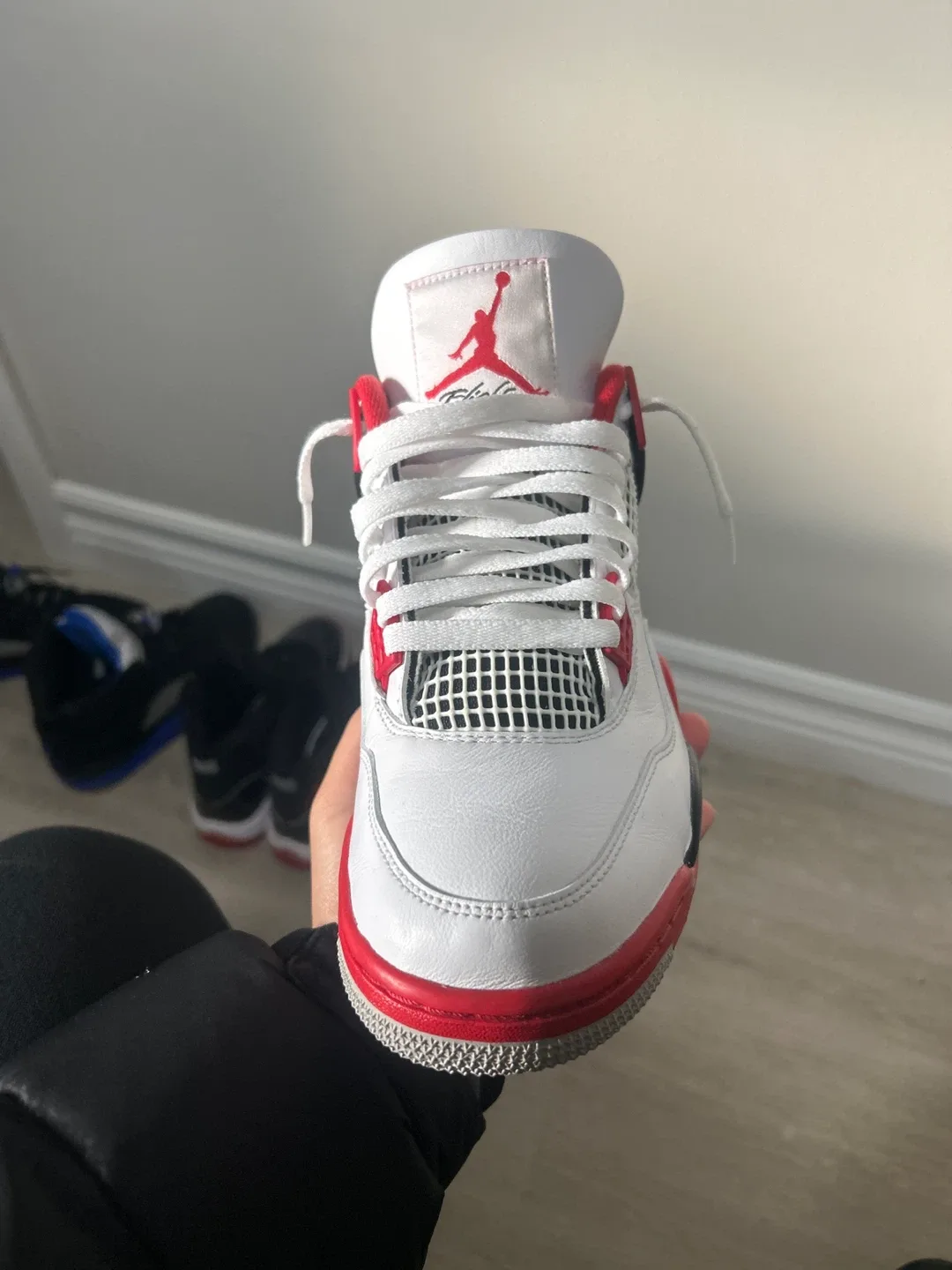 Air Jordan 4 Retros Fire Red image indicator(7)