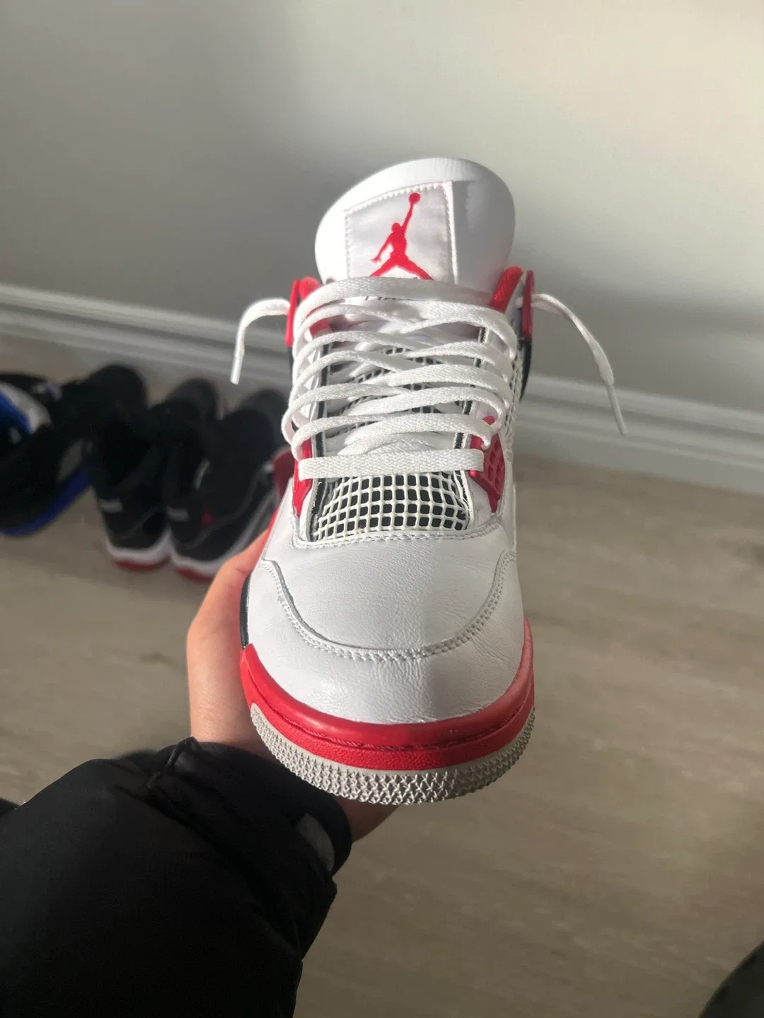 Air Jordan 4 Retros Fire Red image indicator(3)