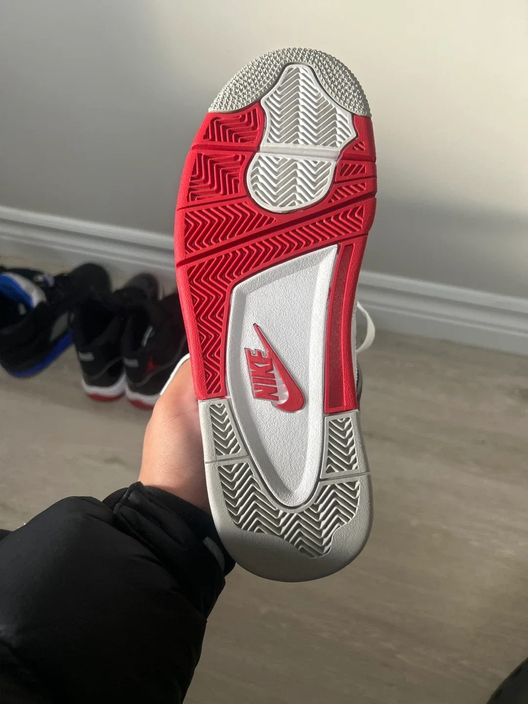 Air Jordan 4 Retros Fire Red image indicator(6)