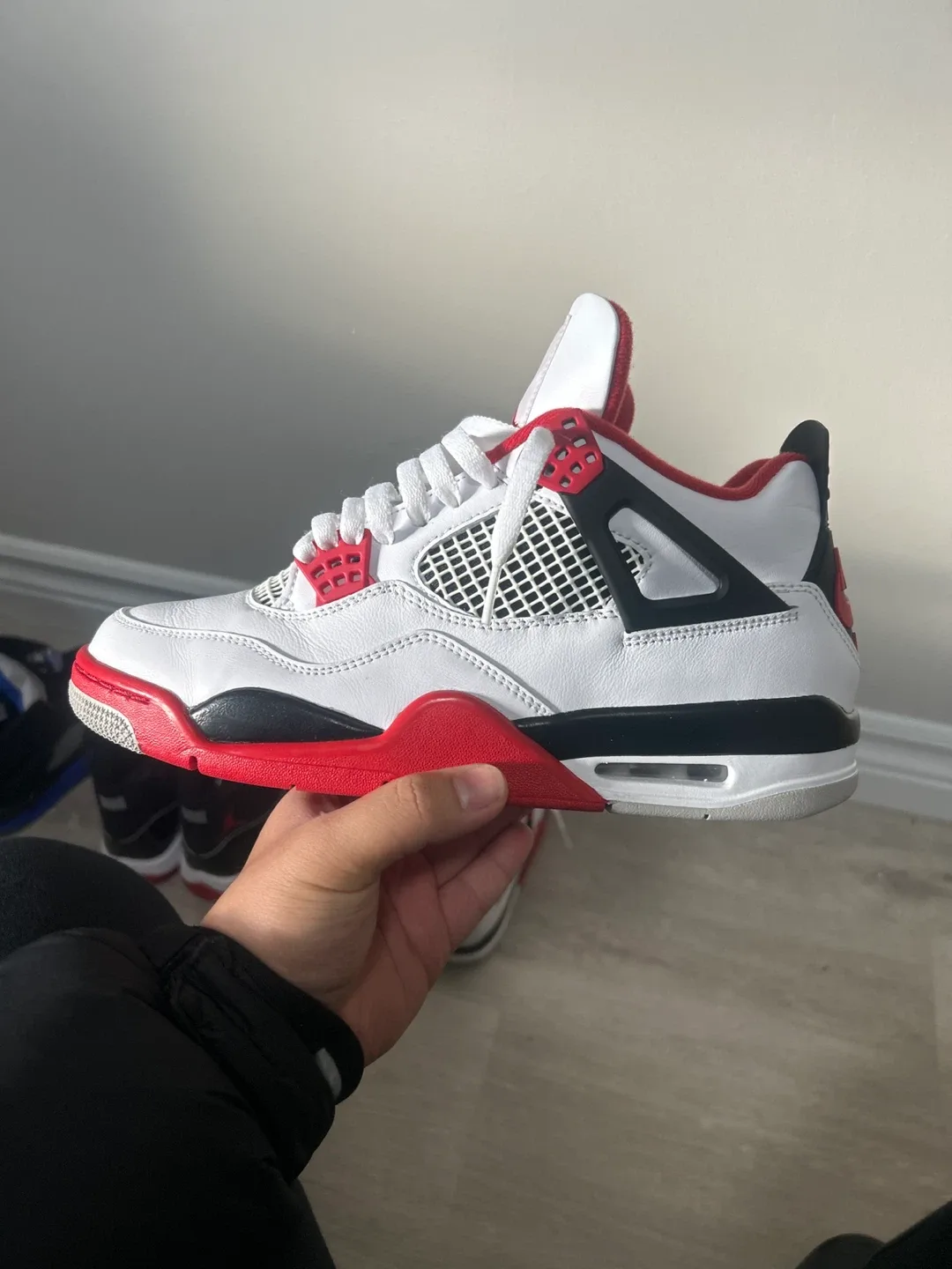 Air Jordan 4 Retros Fire Red image indicator(8)