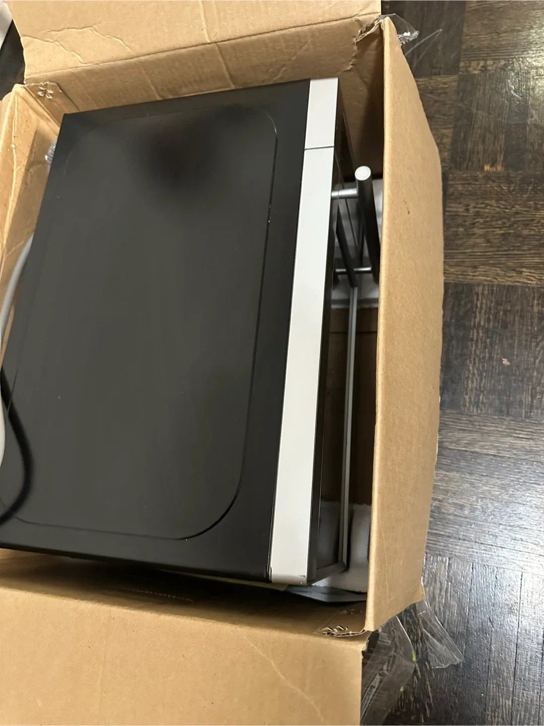 Hamilton Beach Microwave Oven - Like New! image indicator(7)