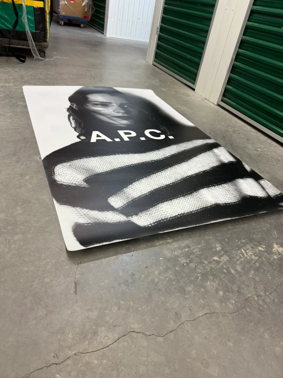 A.P.C. Poster - 6 image indicator(3)