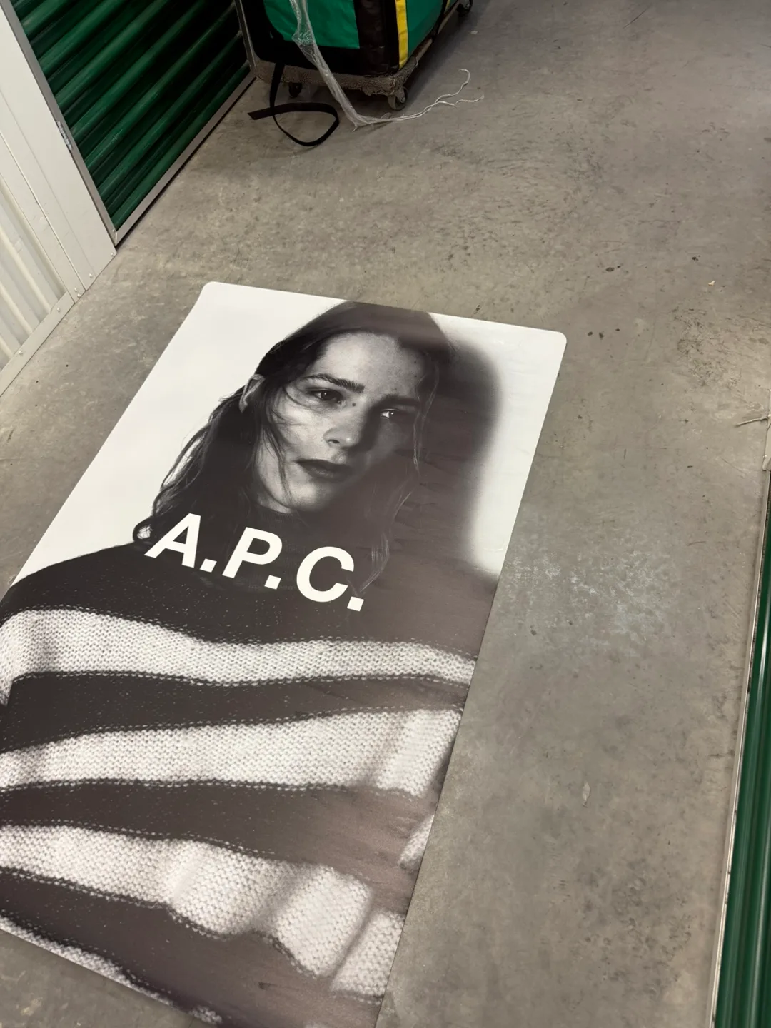 A.P.C. Poster - 6 image indicator(5)