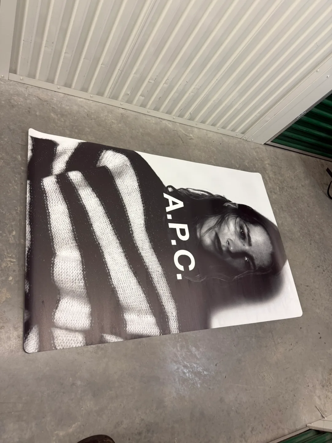 A.P.C. Poster - 6 image indicator(8)